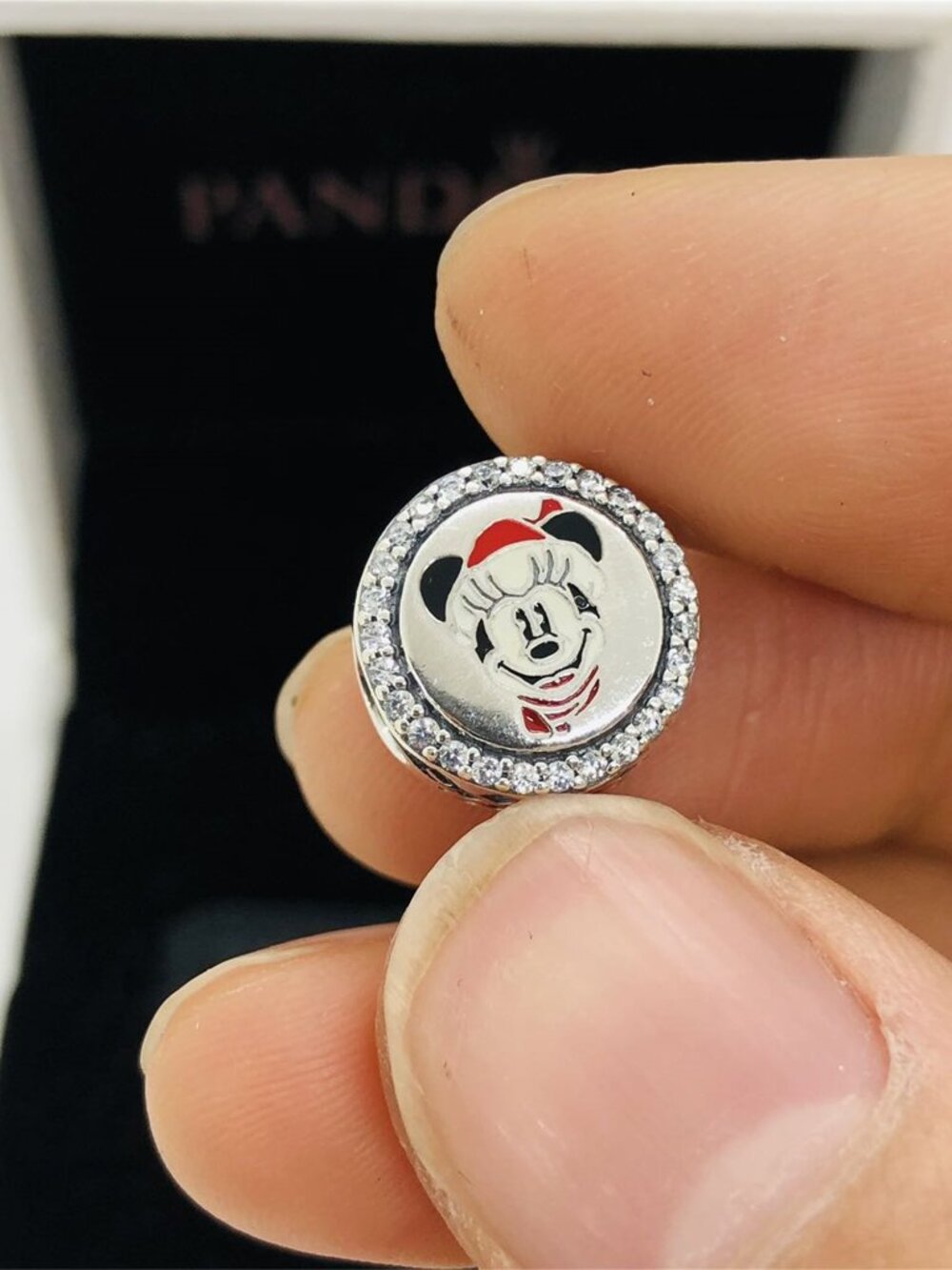 ✨🔥Pandora Happy Holly Days Minnie Charm - Picture 3 of 6